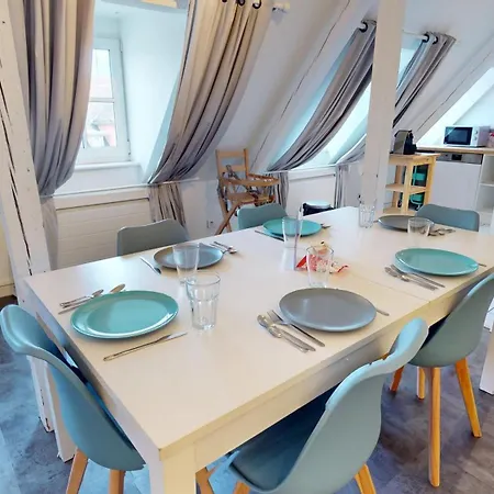 Rue Du 22 Novembre *