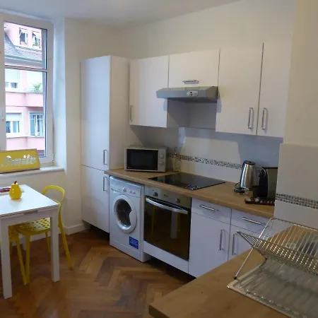 Rue Du 22 Novembre *