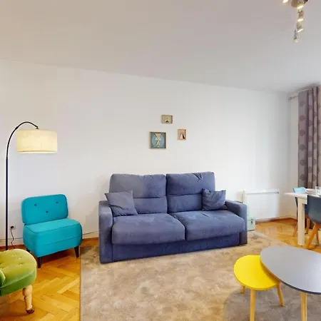 Rue Du 22 Novembre *